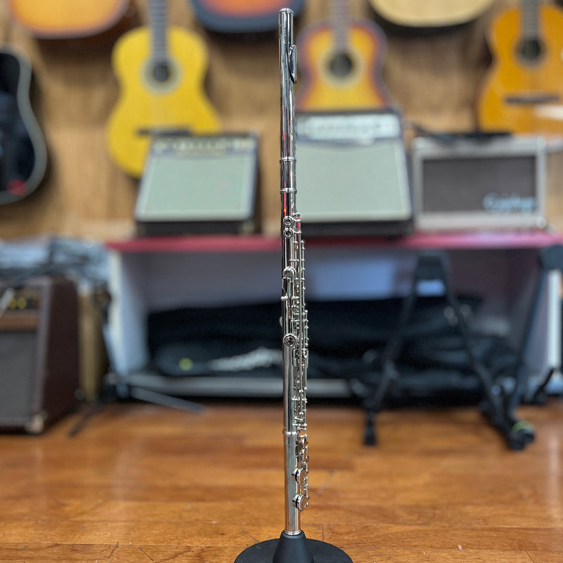USED Strauss 6546 Nickel-plated Student Flute Outfit, Serial 22S043