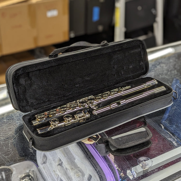 USED Strauss 6546 Nickel-plated Student Flute Outfit