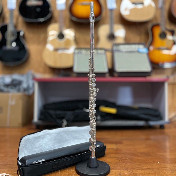 USED Strauss Milan Intermediate Silver Open-hole Flute Outfit, Low B