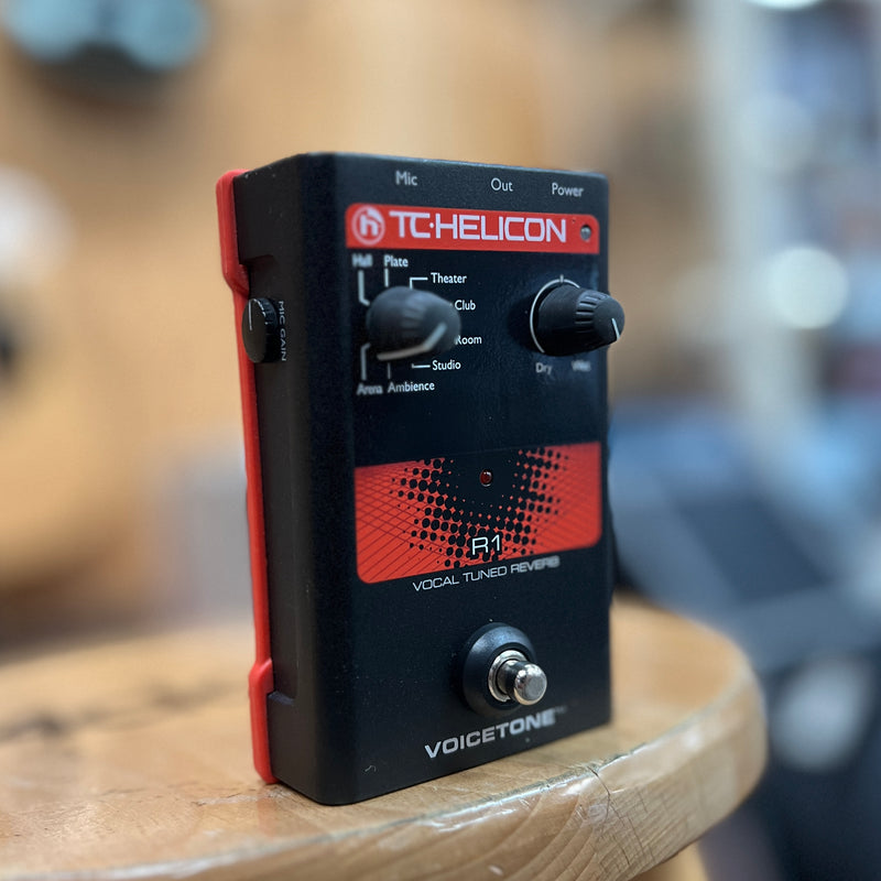 USED TC Helicon VoiceTone Single R1 Vocal Tuned Reverb Pedal
