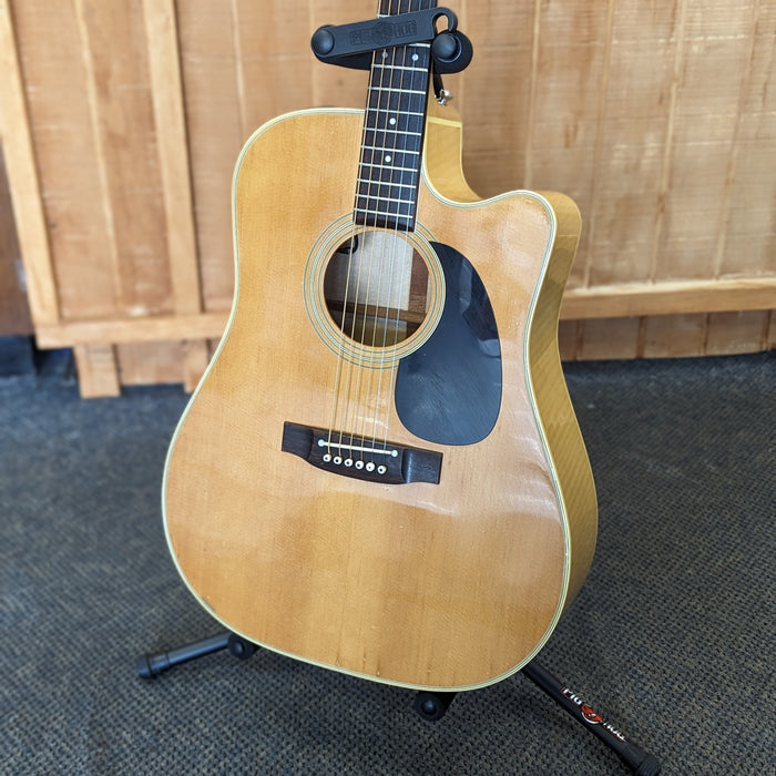 USED Takamine G Series GD30CE Dreadnought Cutaway Acoustic-Electric Guitar, Natural