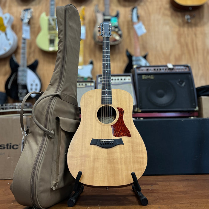 USED Taylor BBTE Big Baby Taylor Acoustic Guitar w/ Taylor Gig Bag