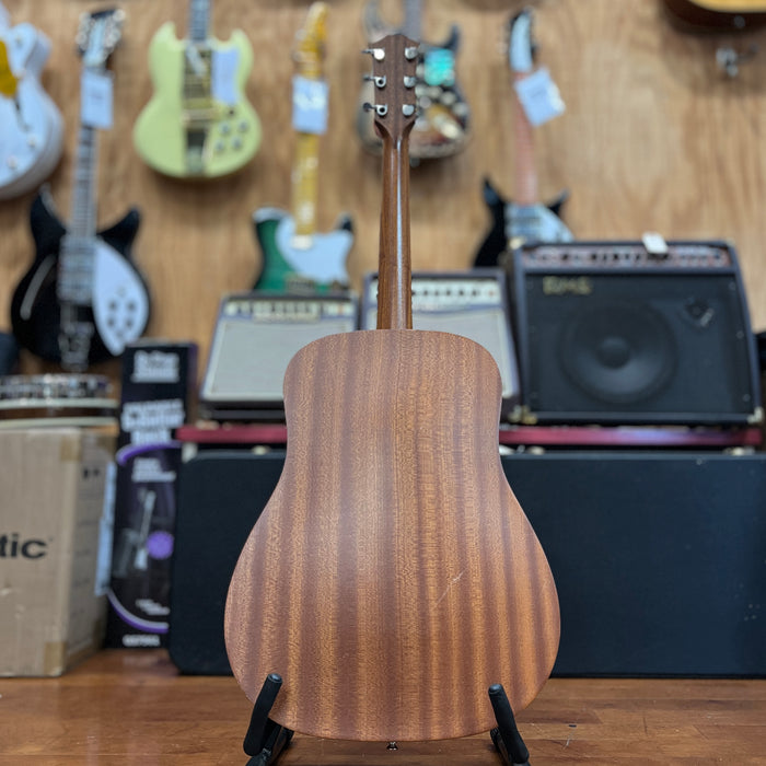 USED Taylor BBTE Big Baby Taylor Acoustic Guitar w/ Taylor Gig Bag