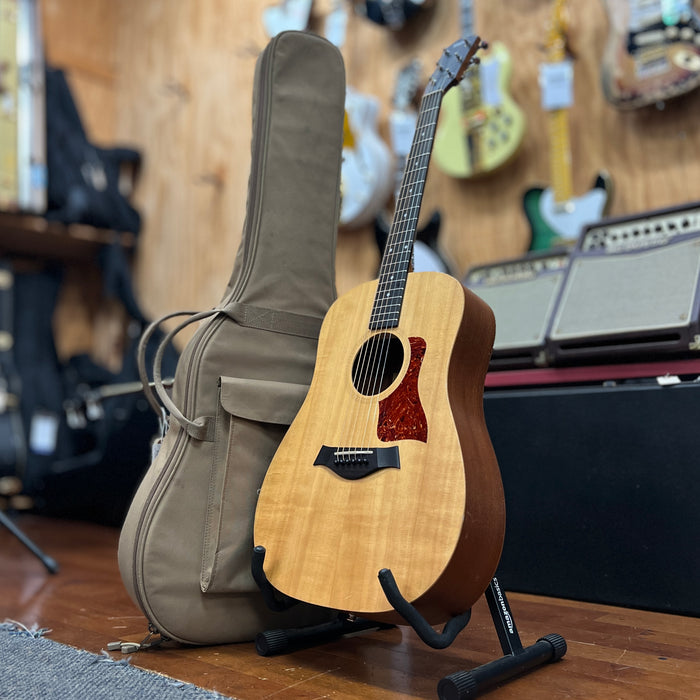 USED Taylor BBTE Big Baby Taylor Acoustic Guitar w/ Taylor Gig Bag