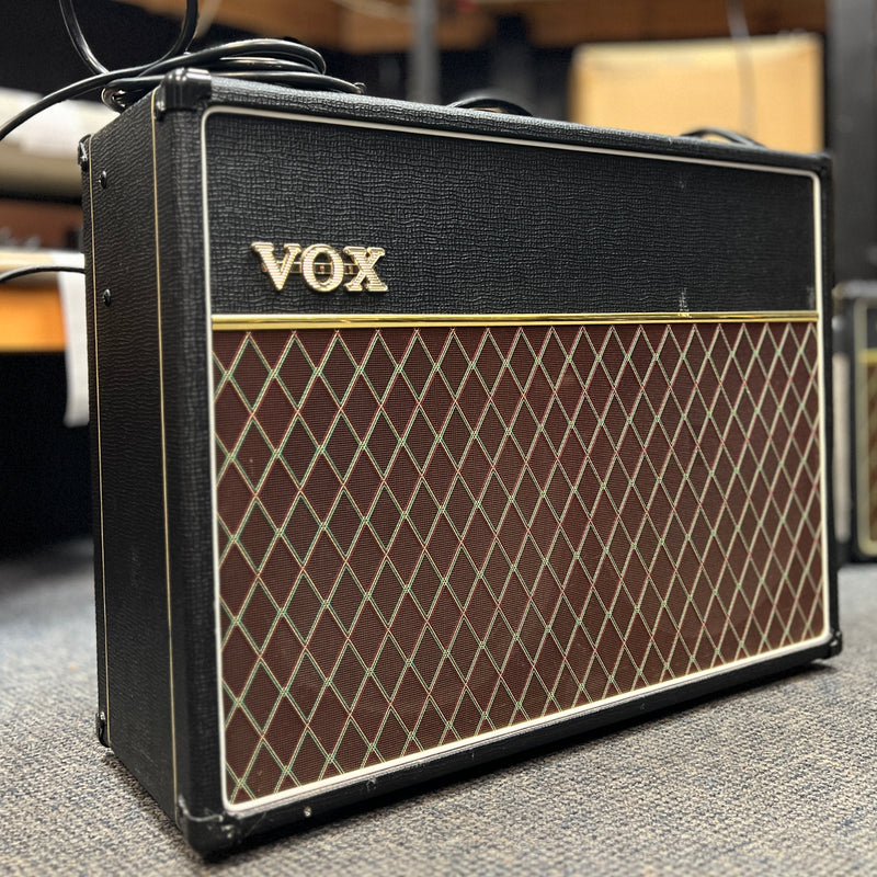 USED VOX AC30C2 30-Watt Guitar Combo Amp, Black