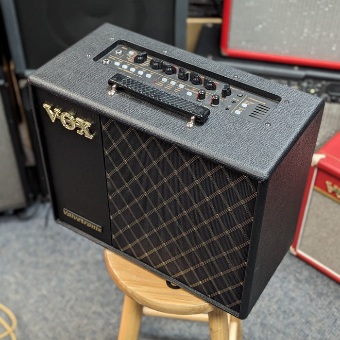 USED VOX Valvetronix VT40X Hybrid Modeling 1x10 Combo Guitar Amplifier