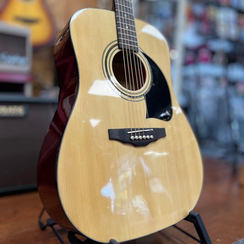 USED Washburn Lyon Acoustic Guitar, Natural