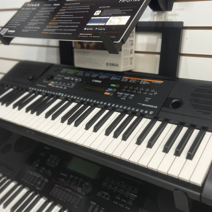 USED Yamaha PSR E253 Portable Keyboard
