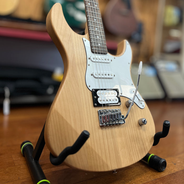 USED Yamaha Pacifica PAC112V Natural Electric Guitar