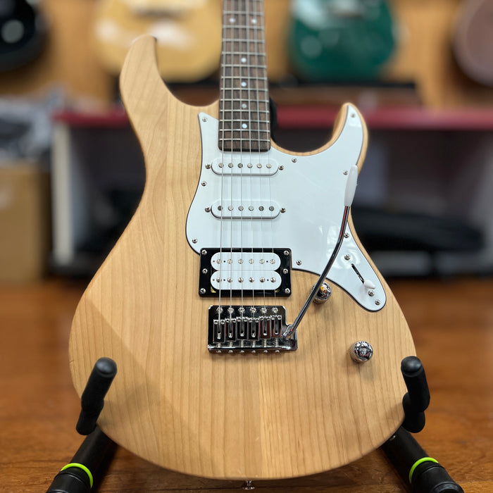 USED Yamaha Pacifica PAC112V Natural Electric Guitar