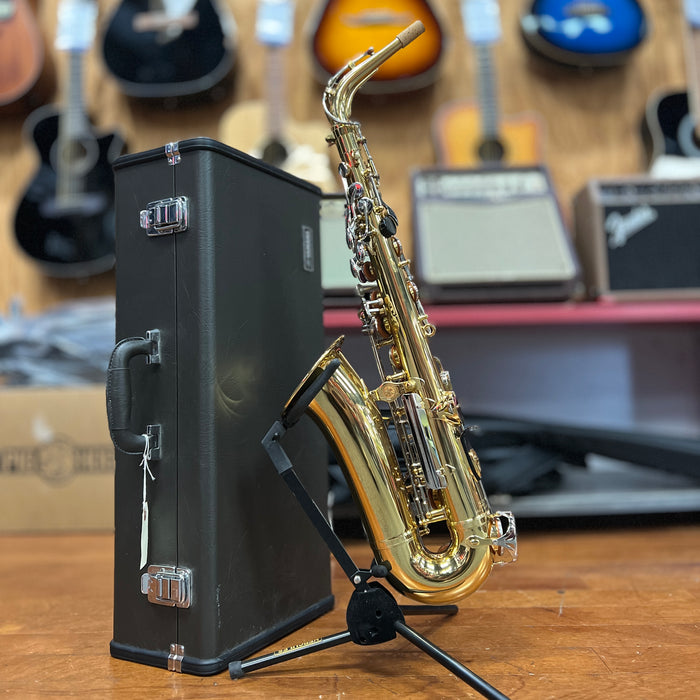 USED Yamaha YAS-26 Alto Saxophone Outfit (Q82937)