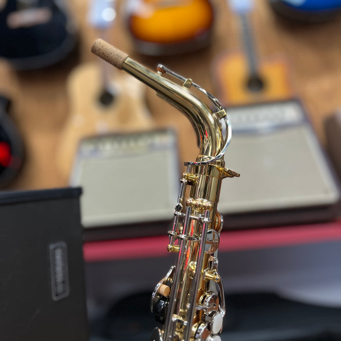 USED Yamaha YAS-26 Alto Saxophone Outfit (Q82937)