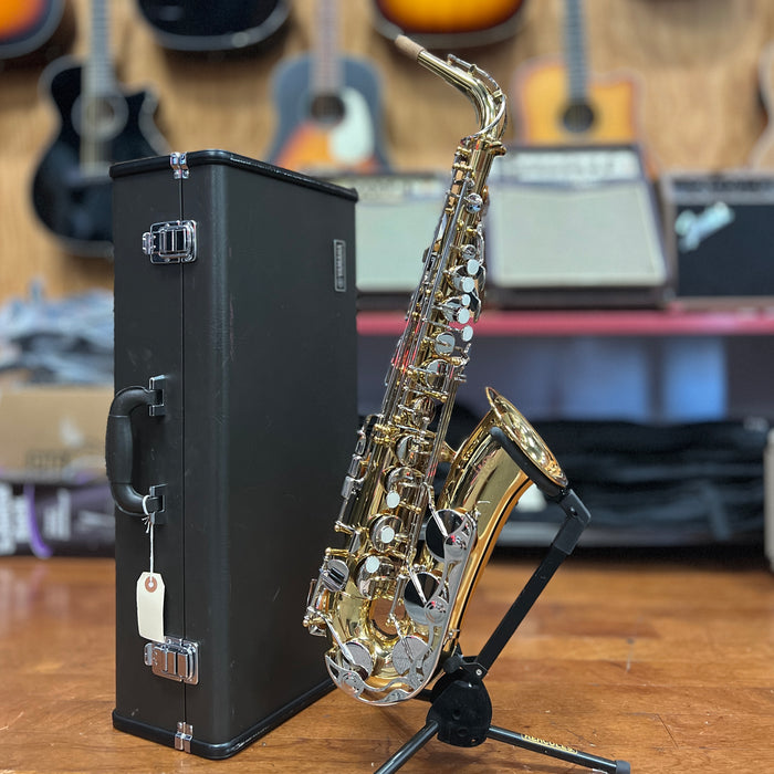 USED Yamaha YAS-26 Alto Saxophone Outfit (S05493)