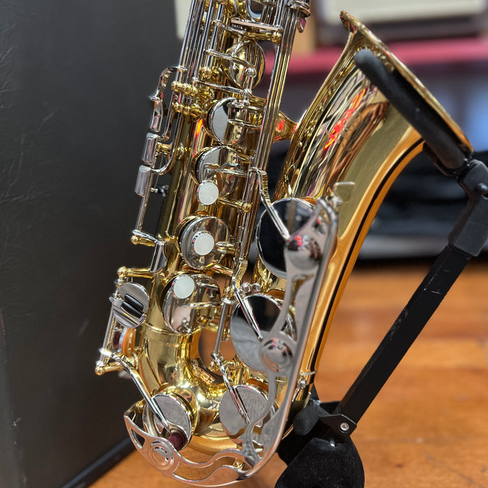 USED Yamaha YAS-26 Alto Saxophone Outfit (S05493)