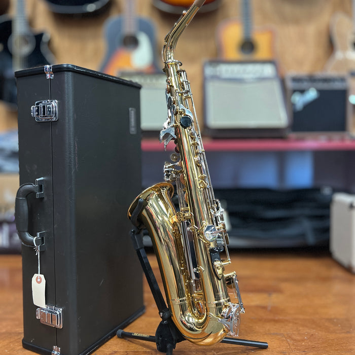 USED Yamaha YAS-26 Alto Saxophone Outfit (S05493)