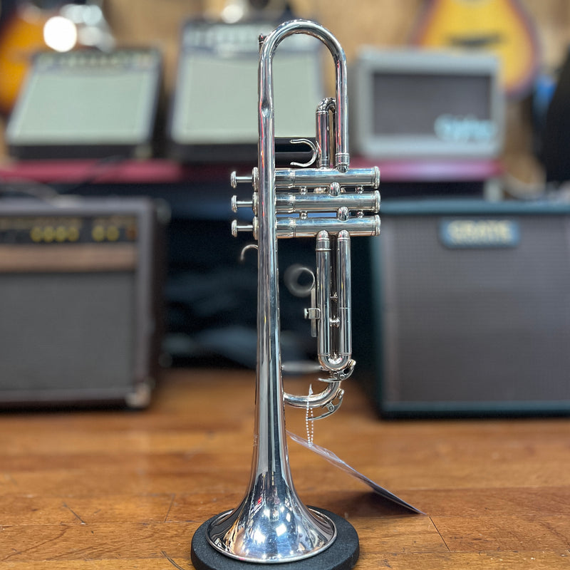 USED Yamaha YTR-300ADS Intermediate Trumpet Outfit, Silver