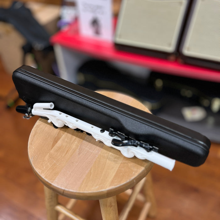 USED Yamaha YVS-100 Venova Casual Wind Instrument w/ Case