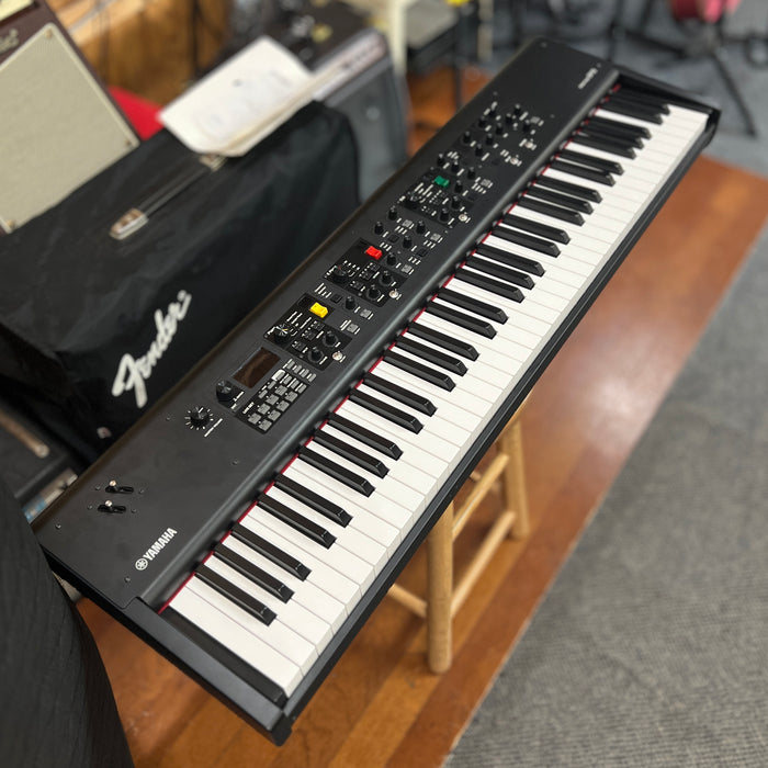 USED Yamaha cp73 73-Key Stage Piano w/ Roller Bag