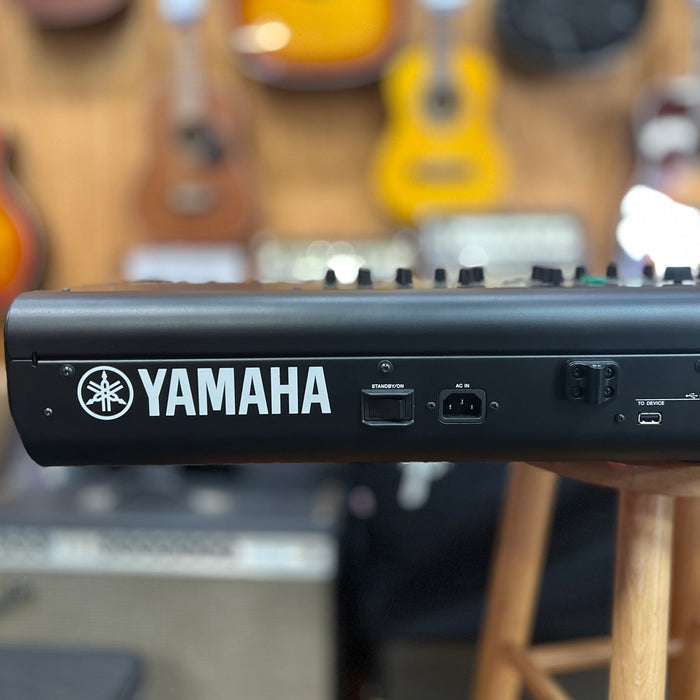 USED Yamaha cp73 73-Key Stage Piano w/ Roller Bag