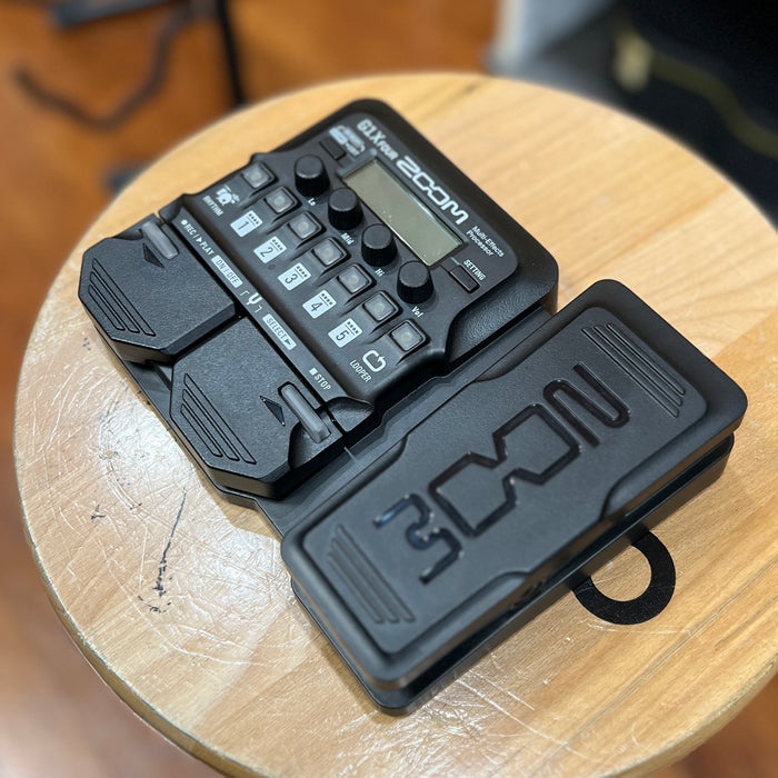 USED Zoom G1X FOUR Guitar Multi-Effects Processor with Expression Pedal