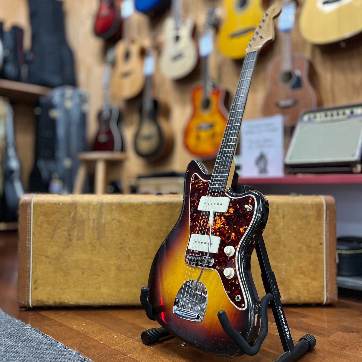VINTAGE 1959 Fender Jazzmaster Solidbody Electric Guitar, Sunburst