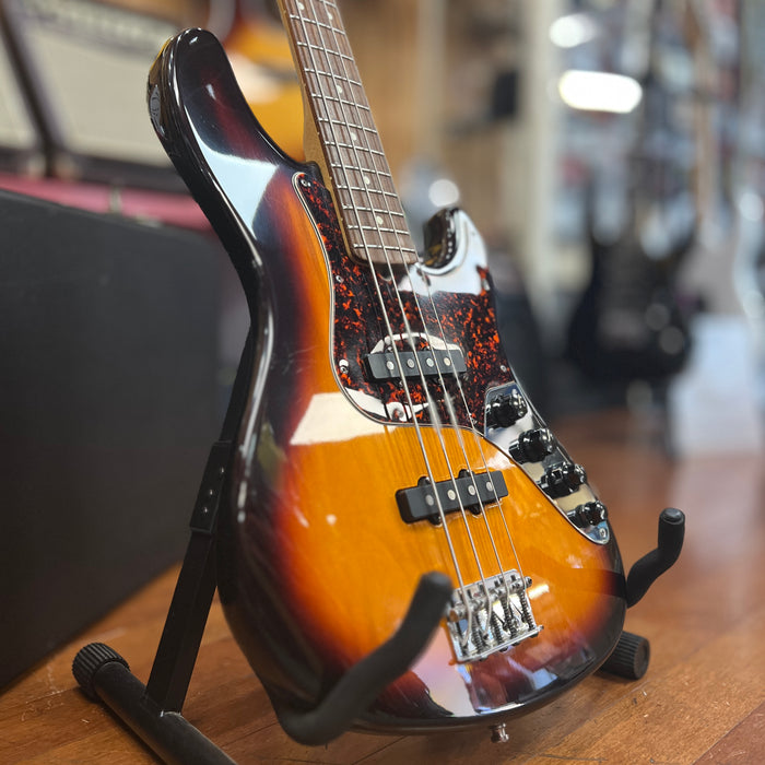 VINTAGE 1997 USA Fender Jazz Bass w/ case , Sunburst