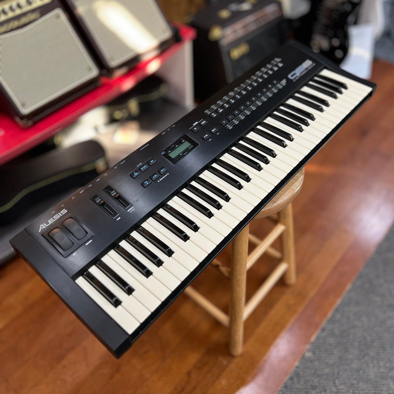 VINTAGE Alesis QS6 Keyboard