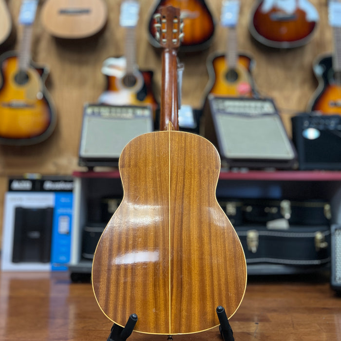 VINTAGE Vicente Sanchis Classical Guitar