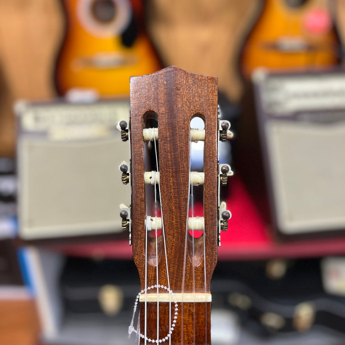 VINTAGE Vicente Sanchis Classical Guitar