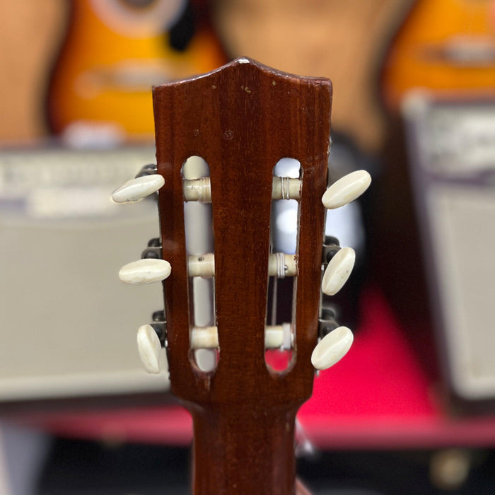 VINTAGE Vicente Sanchis Classical Guitar
