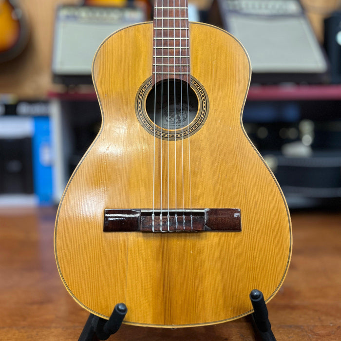 VINTAGE Vicente Sanchis Classical Guitar