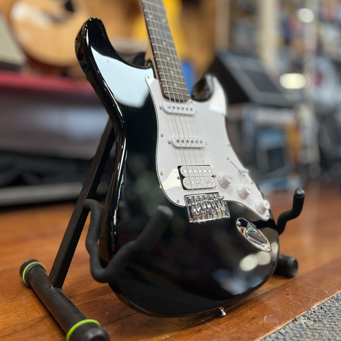 USED Donner HSS Strat-Style Electric Guitar, Black