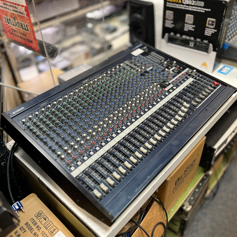 USED Yamaha MG 24/14fx Analog Mixing Board