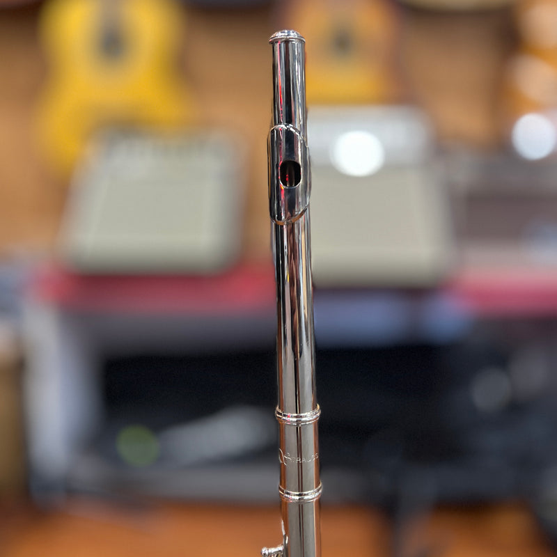 USED Strauss 6546 Nickel-plated Student Flute Outfit, Serial 22S043