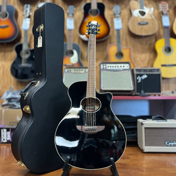 USED Yamaha APX600 Acoustic-Electric Guitar w/ Hardshell Case, Black