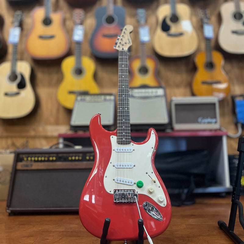 USED Fender Squier Straocaster Solidbody Electric Guitar, Fiesta Red