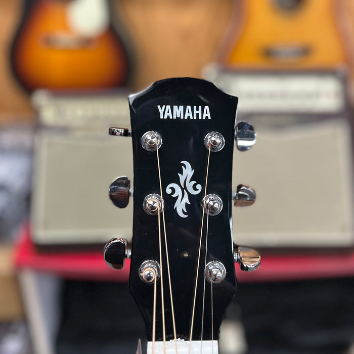 USED Yamaha APX600 Acoustic-Electric Guitar w/ Hardshell Case, Black