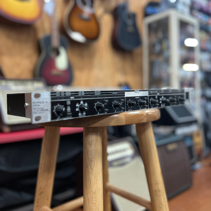 USED Behringer CX2310  Stereo 2 way mono 3 way Crossover