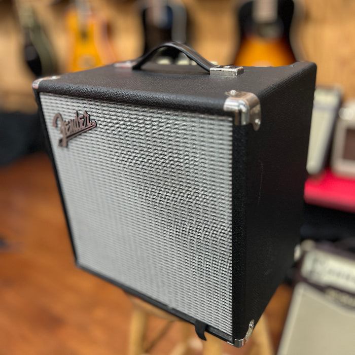 USED Fender Rumble 25 Bass Combo Amp