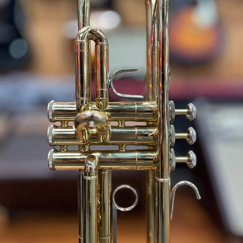 USED Bach TR300 Student Trumpet Outfit w/ Case