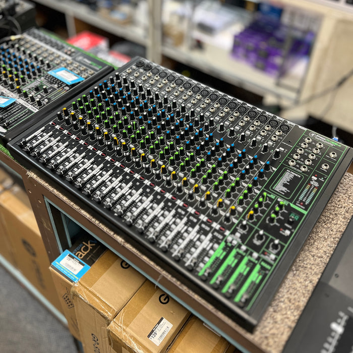 USED Mackie ProFX22v3 22-Channel Professional Mixer with USB