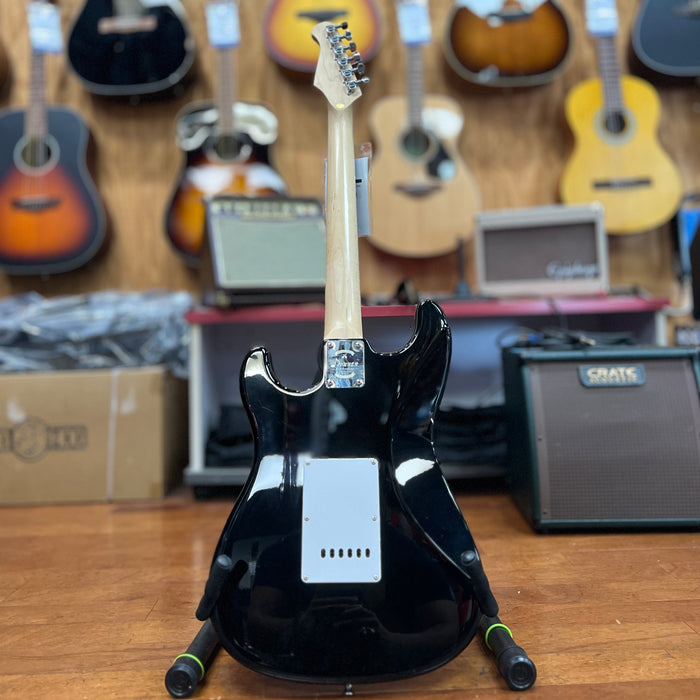 USED Donner HSS Strat-Style Electric Guitar, Black