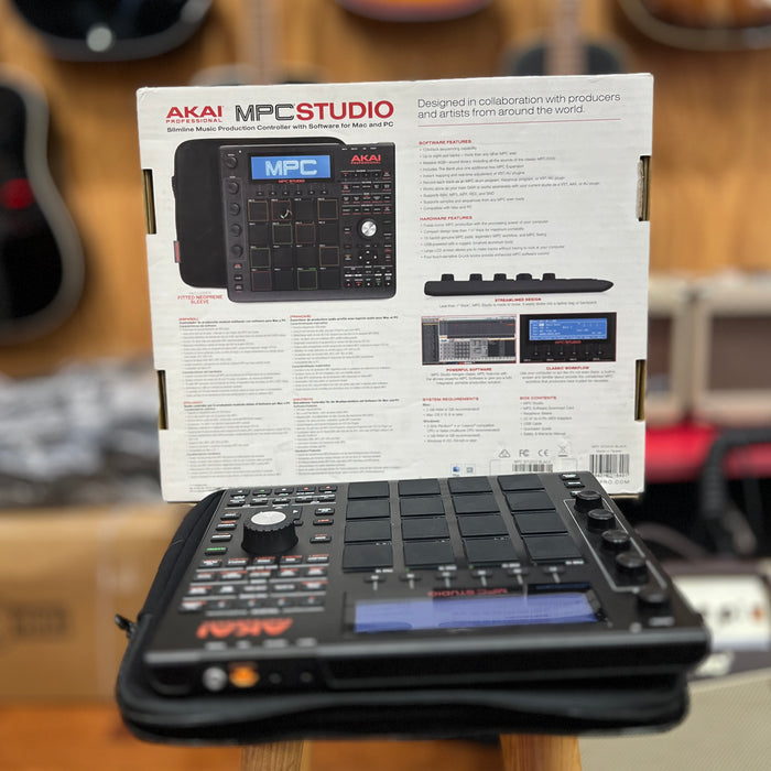 USED Akai MPC Studio USB MIDI Pad Controller w/ Travel Bag