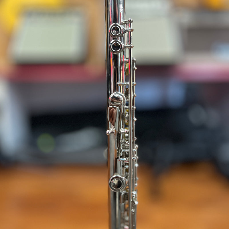 USED Strauss 6546 Nickel-plated Student Flute Outfit, Serial 22S043