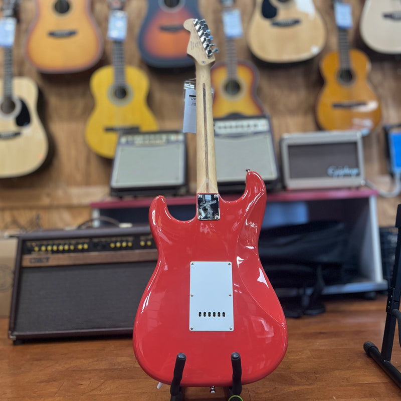 USED Fender Squier Straocaster Solidbody Electric Guitar, Fiesta Red