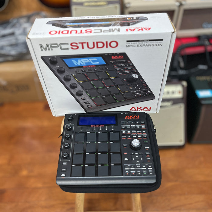 USED Akai MPC Studio USB MIDI Pad Controller w/ Travel Bag