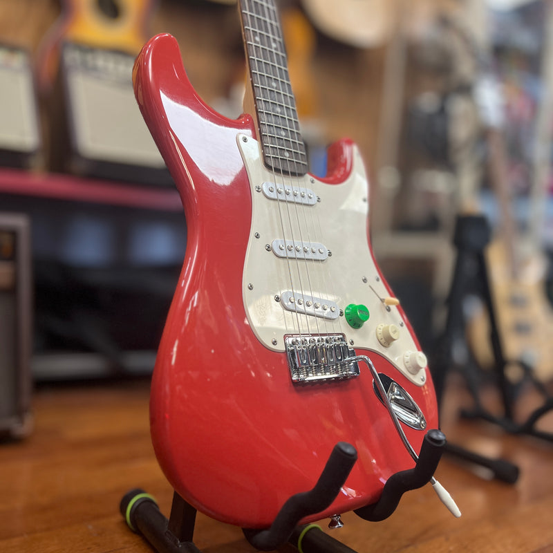 USED Fender Squier Straocaster Solidbody Electric Guitar, Fiesta Red