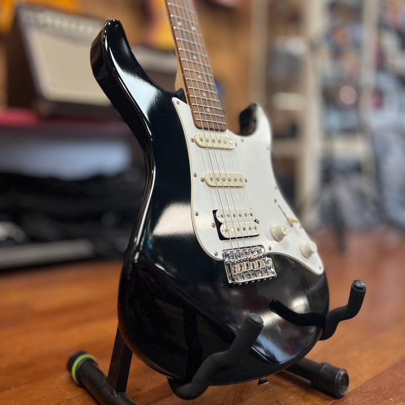 USED Yamaha EG112C Electric Guitar, Black