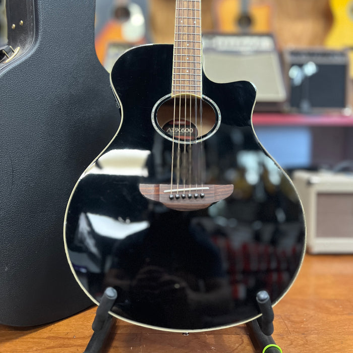 USED Yamaha APX600 Acoustic-Electric Guitar w/ Hardshell Case, Black