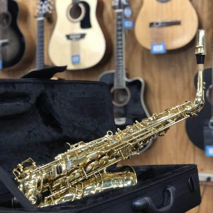 Strauss Super 70 Intermediate Alto Saxophone Outfit, Gold Lacquer